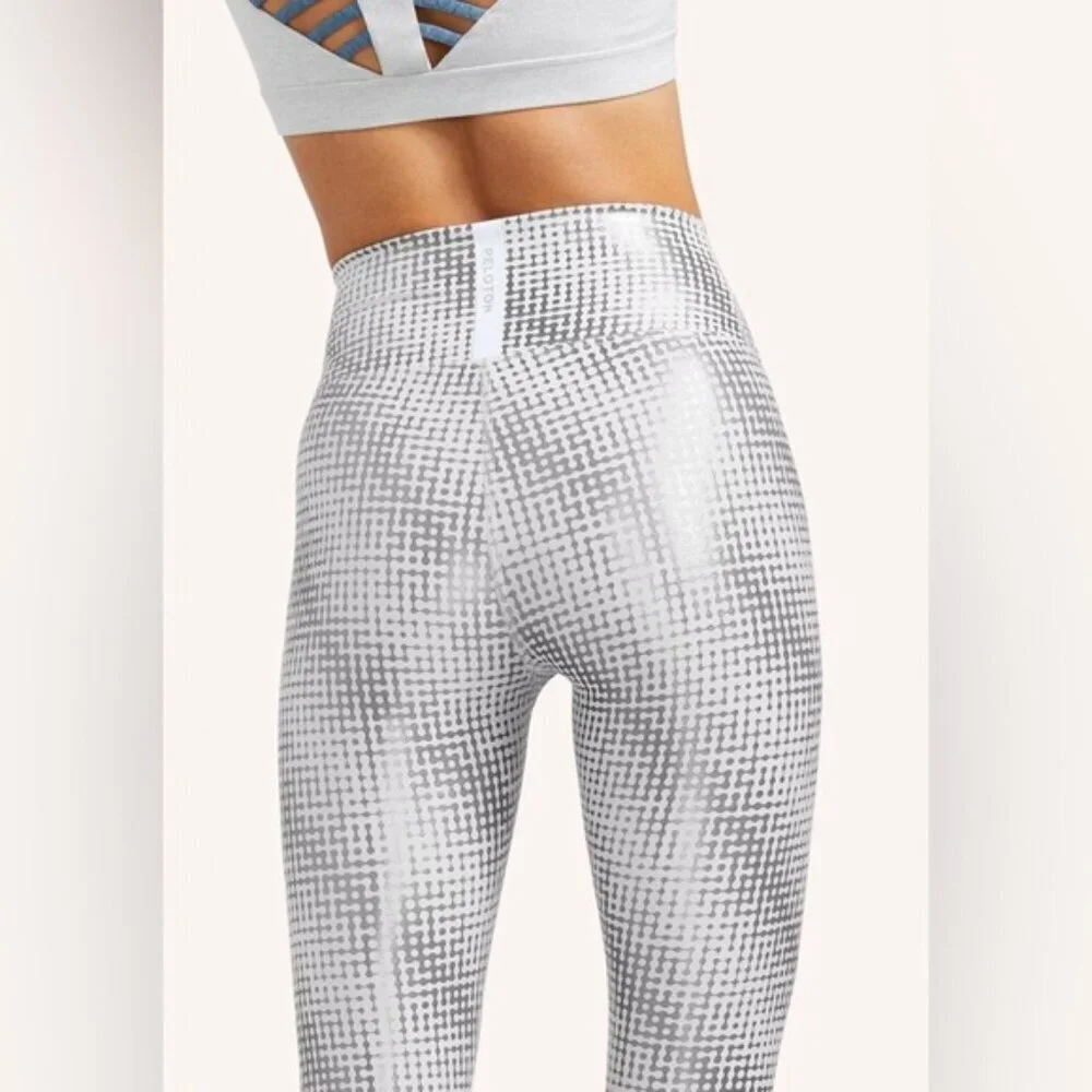 Peloton Leggings Women's Size Medium Silver White Show Up Digital Foil High Rise